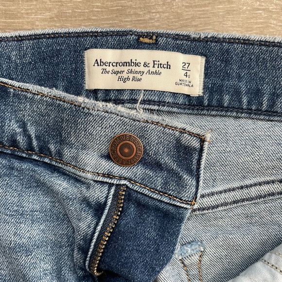Abercrombie High Rise Jeans - Picture 1 of 3